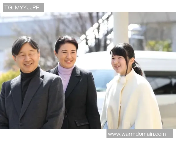 日本足球明星携手综艺节目展现多才多艺魅力引发观众热议